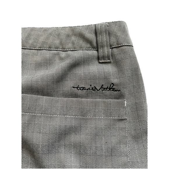 Travis Mathew Chino Shorts Mens 36 Gray Geo Print 10" Inseam Golf Outdoors READ - Picture 9 of 10